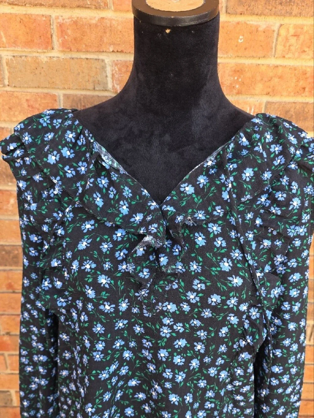 LOFT Black Floral V-Neck Puff-Sleeve Blouse Size M